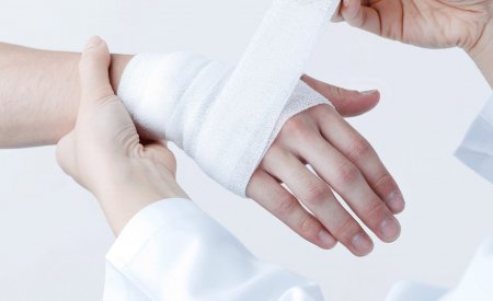 account Flourish Both Cum vindeci pielea lezată? Tratamente pentru tăieturi, zgârieturi & cicatrici | BIODERMA account Flourish Both Cum vindeci pielea lezată? Tratamente pentru tăieturi, zgârieturi & cicatrici | BIODERMA
